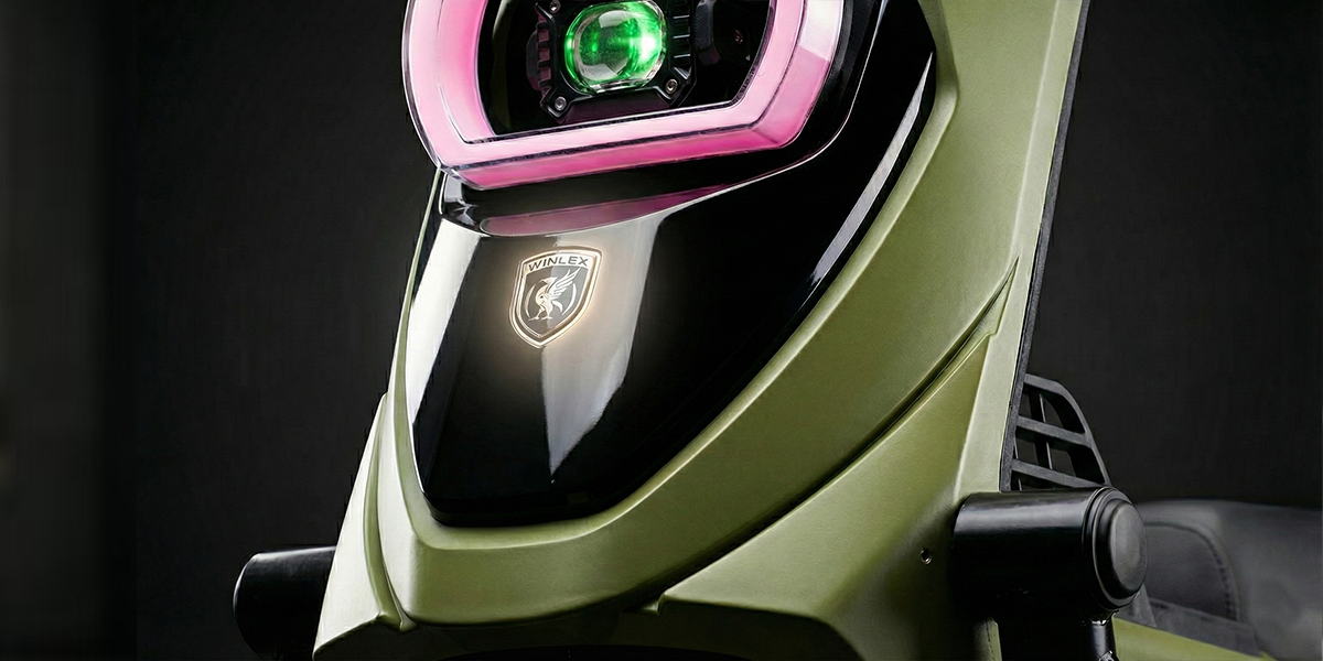 Signature Headlight with Illuminated Logo