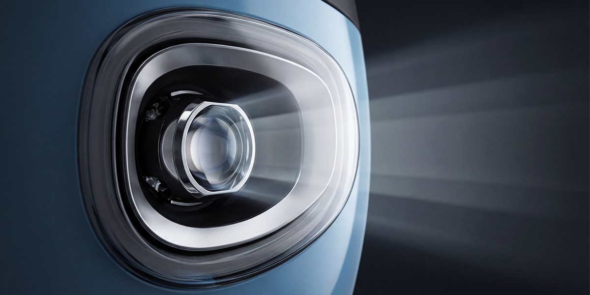 High-Brightness LED Projection Headlight